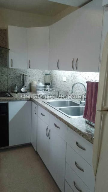 Apartamento (1 Nivel) en Venta en Prados del Este, Distrito Metropolitano - 18