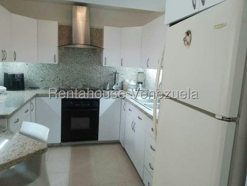 Apartamento (1 Nivel) en Venta en Prados del Este, Distrito Metropolitano - 24
