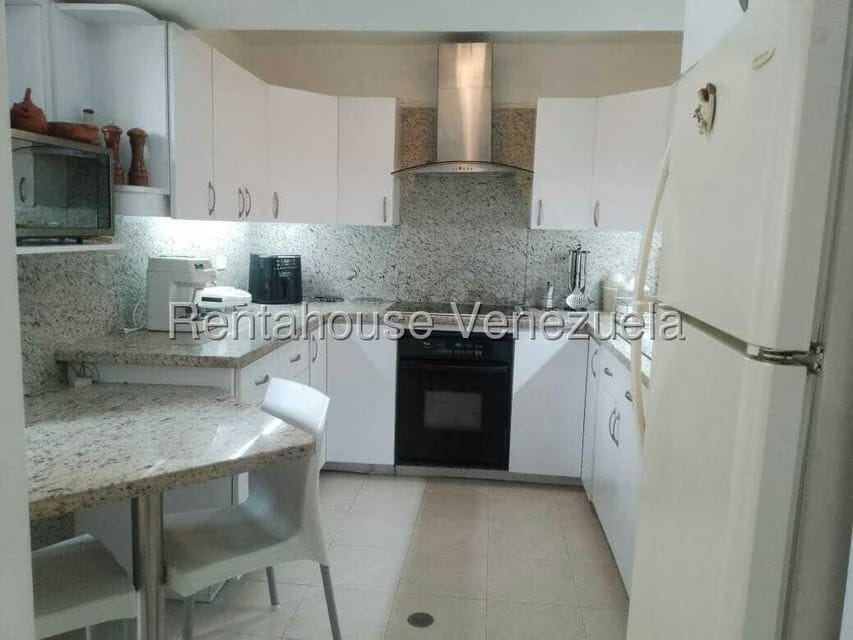 Apartamento (1 Nivel) en Venta en Prados del Este, Distrito Metropolitano - 25