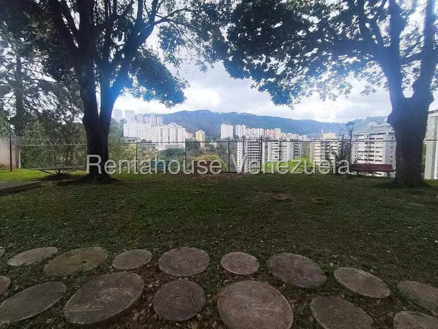 Apartamento (1 Nivel) en Venta en Prados del Este, Distrito Metropolitano - 4