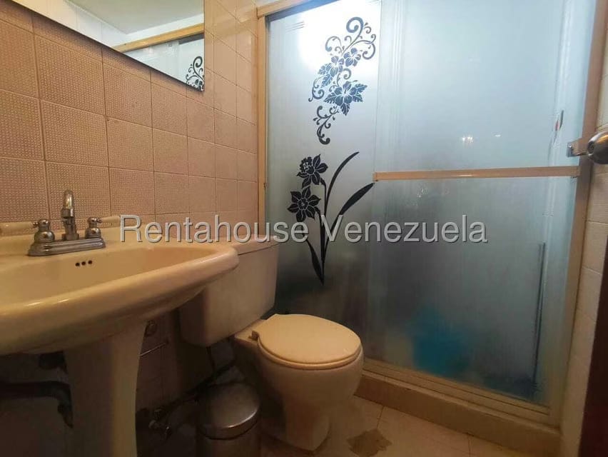 Apartamento (1 Nivel) en Venta en Prados del Este, Distrito Metropolitano - 33