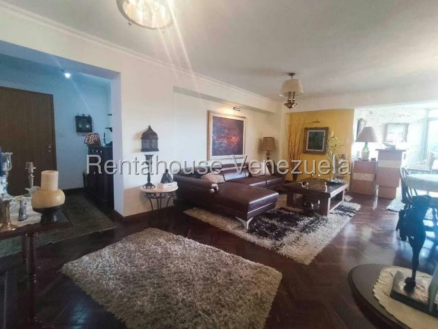 Apartamento (1 Nivel) en Venta en Prados del Este, Distrito Metropolitano - 35
