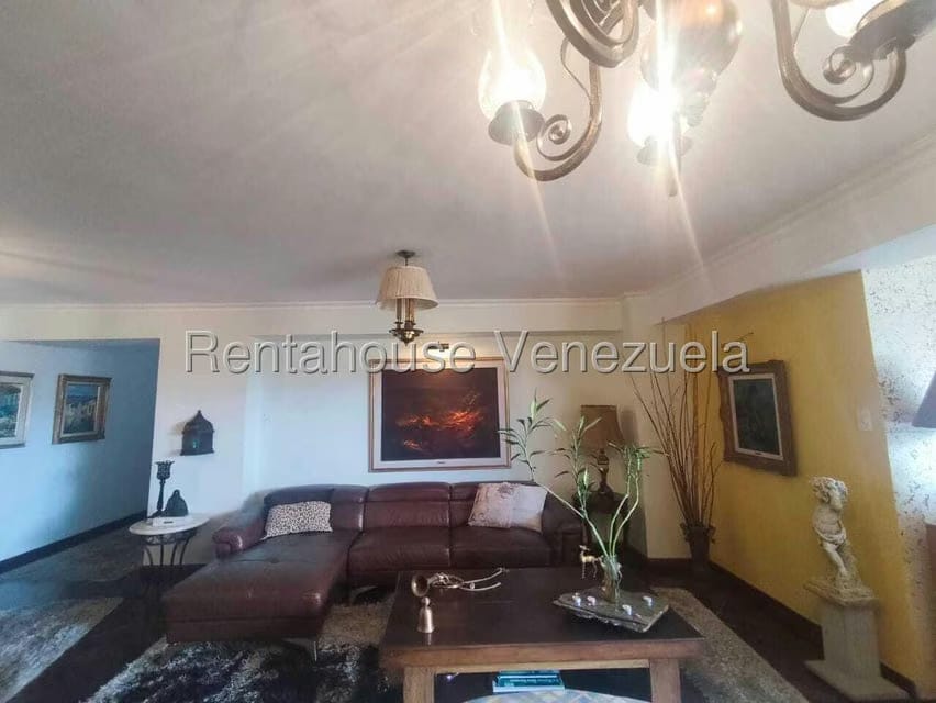 Apartamento (1 Nivel) en Venta en Prados del Este, Distrito Metropolitano - 41