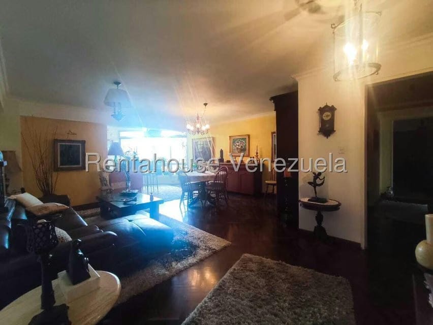 Apartamento (1 Nivel) en Venta en Prados del Este, Distrito Metropolitano - 45