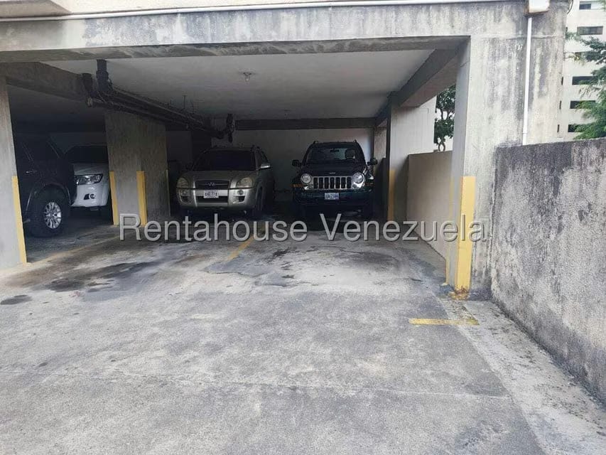 Apartamento (1 Nivel) en Venta en Prados del Este, Distrito Metropolitano - 51