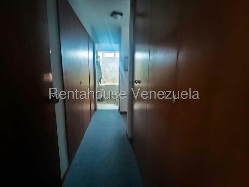 Apartamento (1 Nivel) en Venta en Prados del Este, Distrito Metropolitano - 8