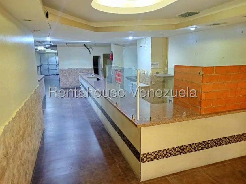 Comercial (Edificio) en Alquiler en Parroquia Catedral, Distrito Metropolitano - 12