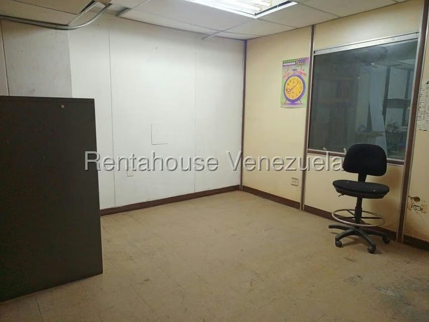 Comercial (Edificio) en Alquiler en Parroquia Catedral, Distrito Metropolitano - 17