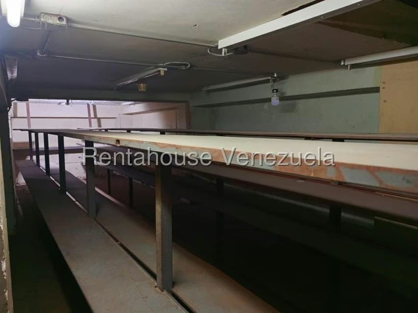 Comercial (Edificio) en Alquiler en Parroquia Catedral, Distrito Metropolitano - 23