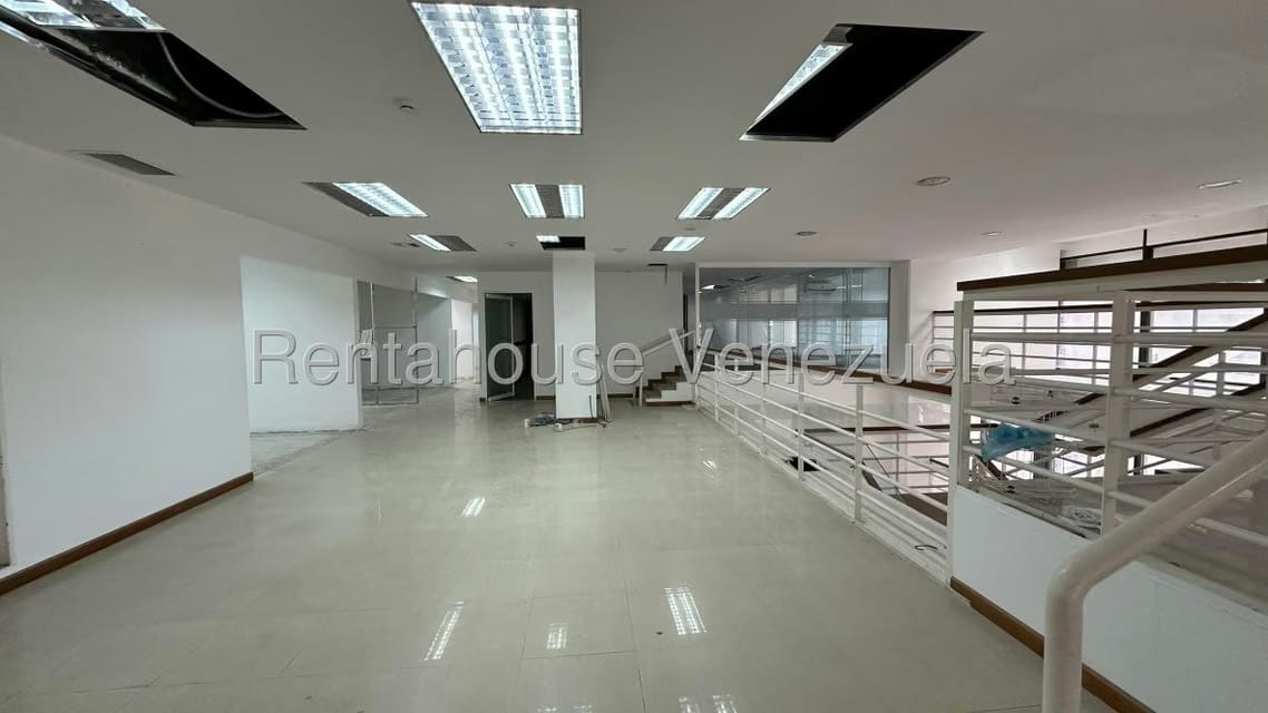 Comercial (Oficina) en Alquiler en Prados del Este, Distrito Metropolitano - 28