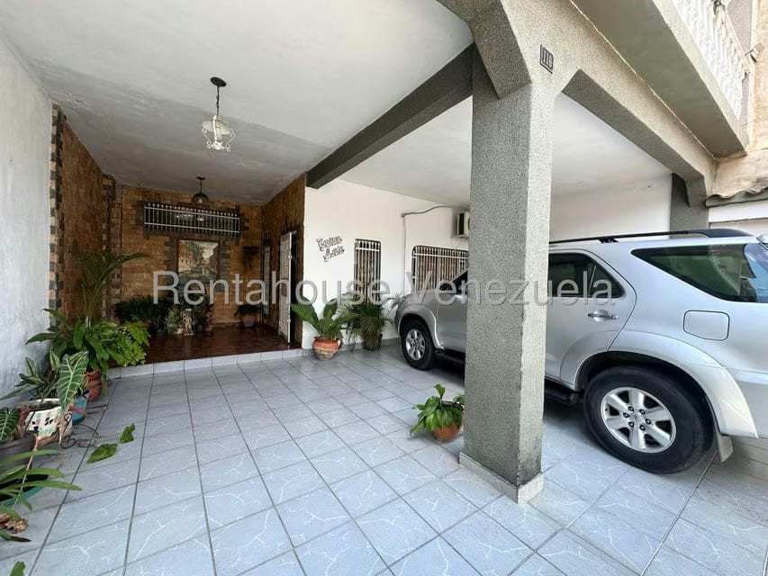 Casa (Duplex) en Venta en San Ignacio, Aragua - 58