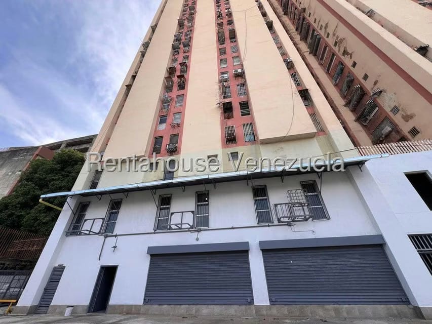 Comercial (Local Comercial) en Alquiler en Zona Centro, Aragua - 3