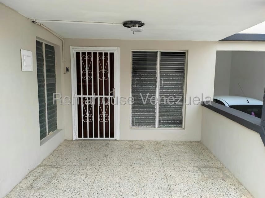 Casa (1 Nivel) en Alquiler en Centro, Lara - 2