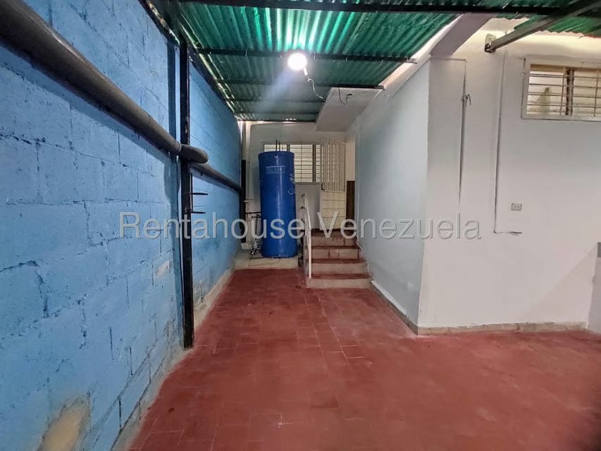 Casa (1 Nivel) en Alquiler en Centro, Lara - 14