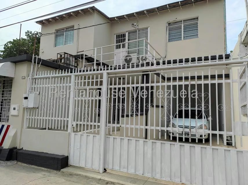 Casa (1 Nivel) en Alquiler en Centro, Lara - 22