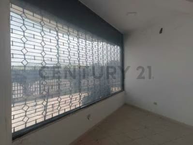 Local en Alquiler en zona Industrial de Santa Cruz centro comercial Eugenio - 3