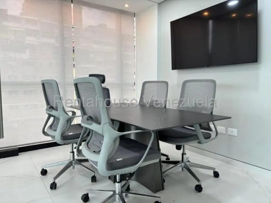 Oficina en Alquiler en los dos caminos Caracas - 5