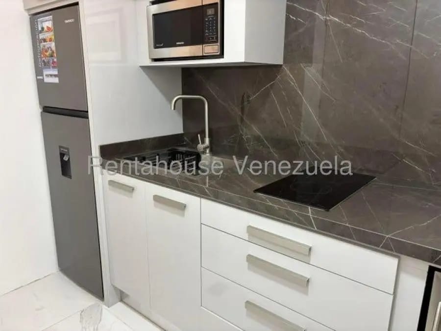 Oficina en Alquiler en los dos caminos Caracas - 7