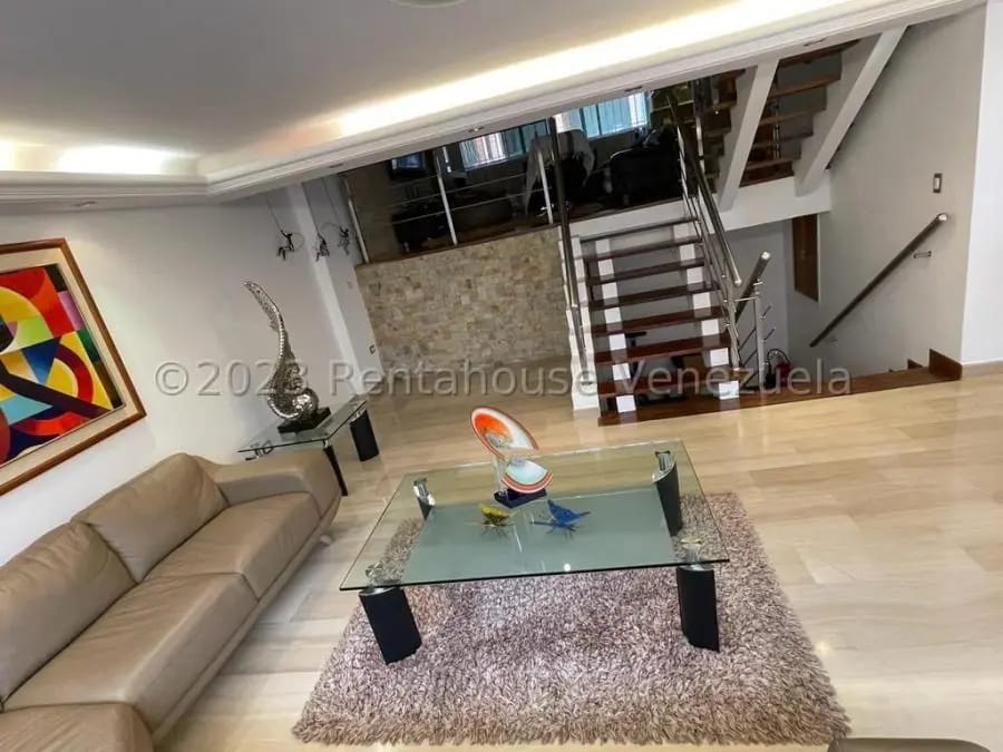 Casa en Venta en Alto Prado Caracas - 3