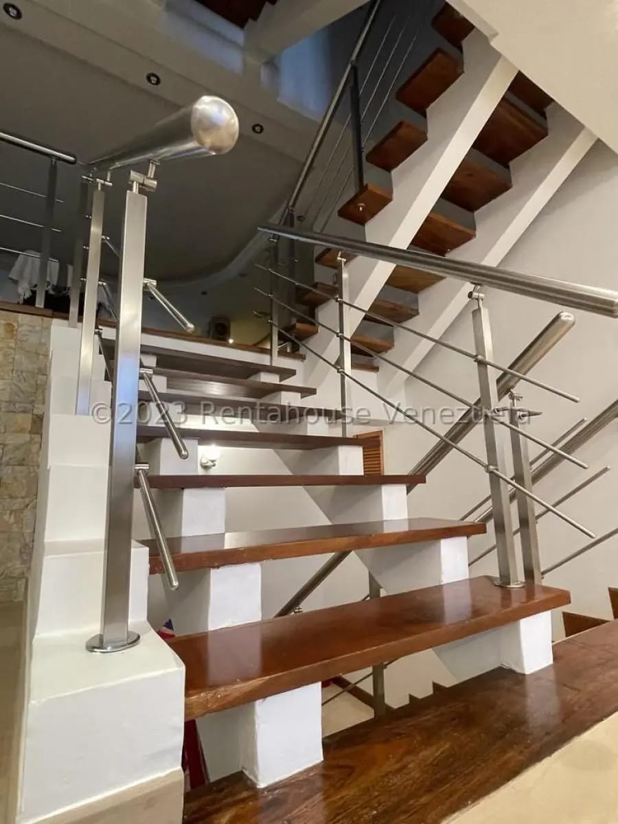 Casa en Venta en Alto Prado Caracas - 5