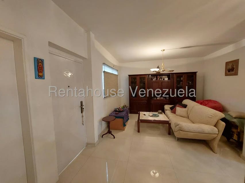 Townhouse (Duplex) en Alquiler en Avenida Milagro Norte, Zulia - 3