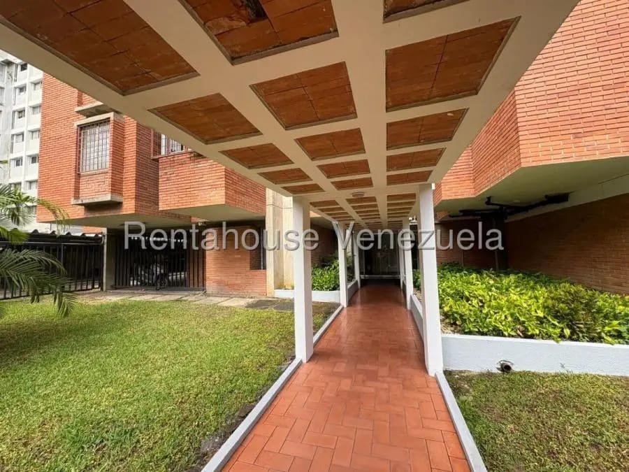 Apartamento en Venta en Santa Sofia Caracas - 16
