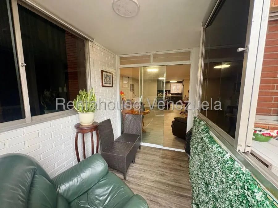 Apartamento en Venta en Santa Sofia Caracas - 3