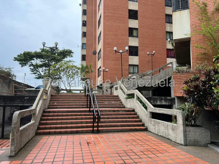 Apartamento (1 Nivel) en Venta en Lomas del Avila, Distrito Metropolitano - 2