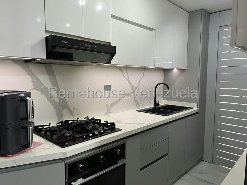 Apartamento (1 Nivel) en Venta en Lomas del Avila, Distrito Metropolitano - 9