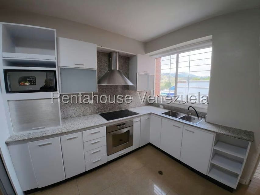 Apartamento (1 Nivel) en Alquiler en La Lagunita Country Club, Distrito Metropolitano - 12