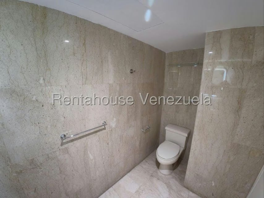 Apartamento (1 Nivel) en Alquiler en La Lagunita Country Club, Distrito Metropolitano - 17