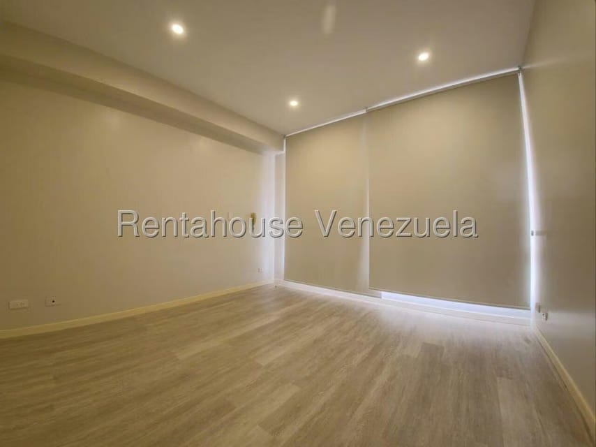 Apartamento (1 Nivel) en Alquiler en La Lagunita Country Club, Distrito Metropolitano - 18