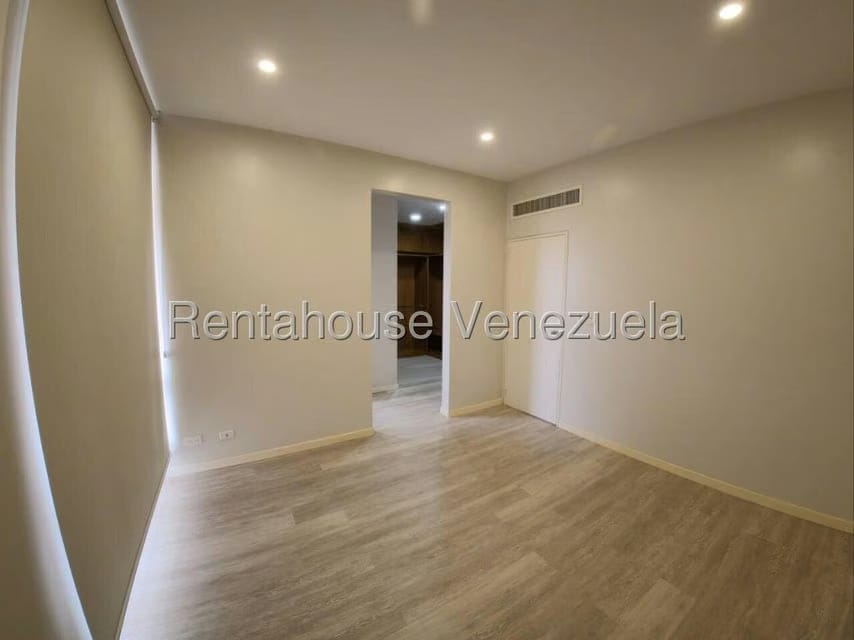 Apartamento (1 Nivel) en Alquiler en La Lagunita Country Club, Distrito Metropolitano - 20