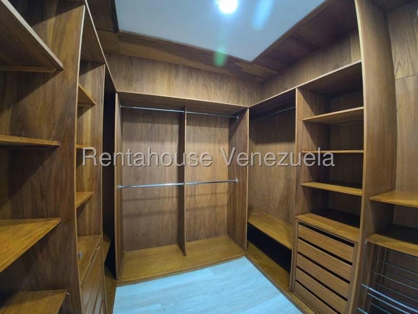 Apartamento (1 Nivel) en Alquiler en La Lagunita Country Club, Distrito Metropolitano - 21