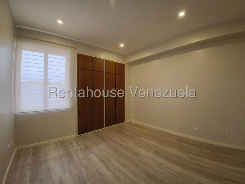 Apartamento (1 Nivel) en Alquiler en La Lagunita Country Club, Distrito Metropolitano - 24
