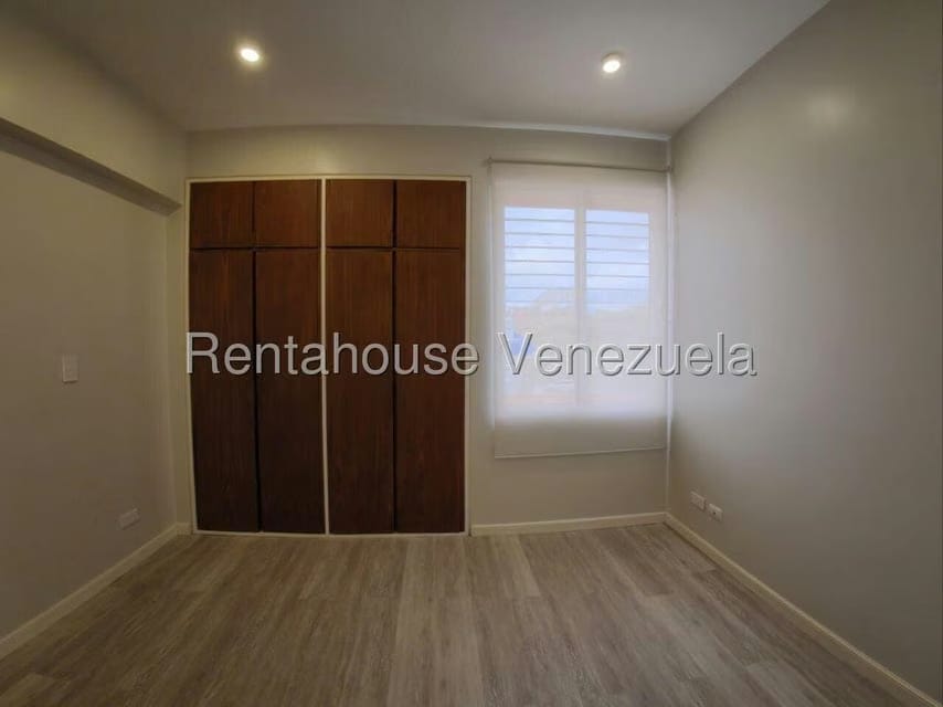 Apartamento (1 Nivel) en Alquiler en La Lagunita Country Club, Distrito Metropolitano - 26