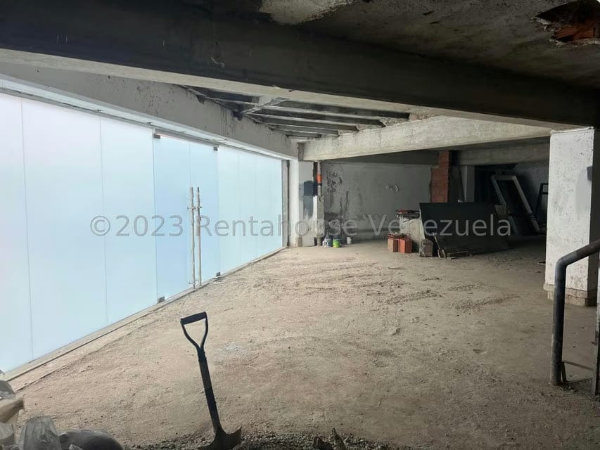 Comercial (Local Comercial) en Alquiler en Los Dos Caminos, Distrito Metropolitano - 7