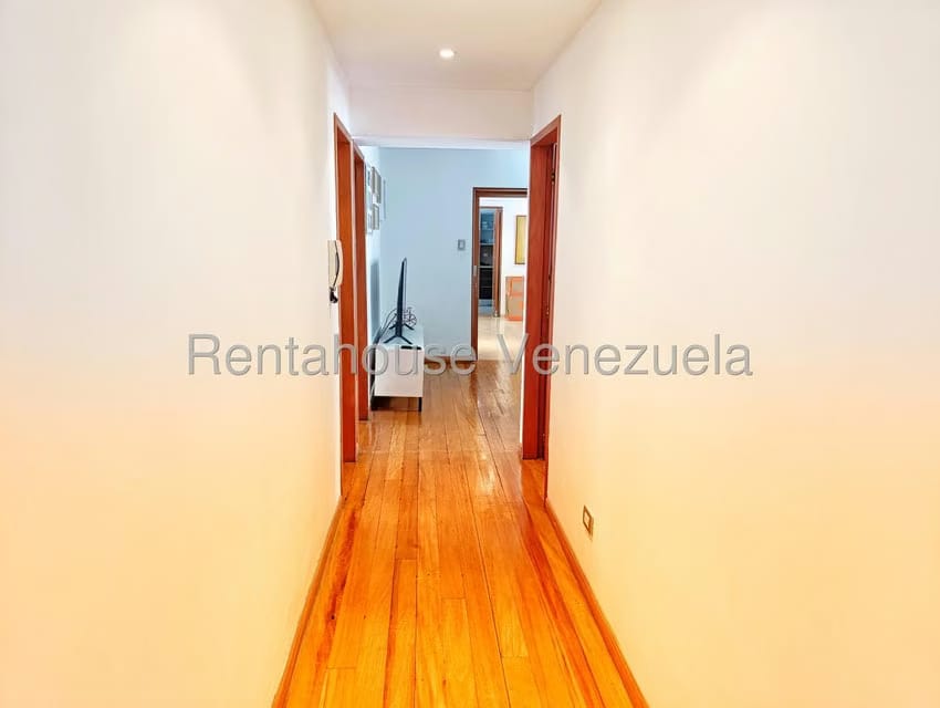 Apartamento (Duplex) en Venta en Los Palos Grandes, Distrito Metropolitano - 16
