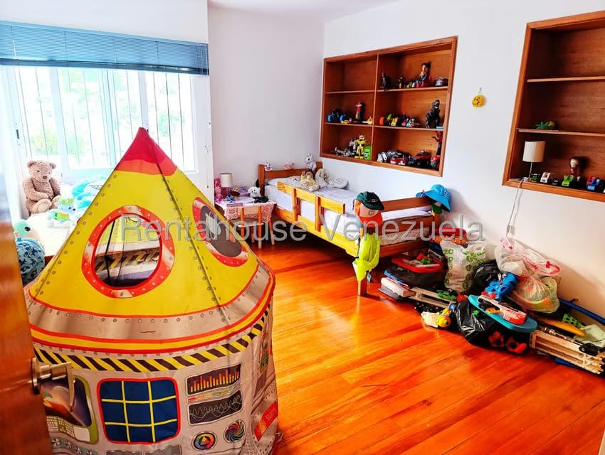 Apartamento (Duplex) en Venta en Los Palos Grandes, Distrito Metropolitano - 17