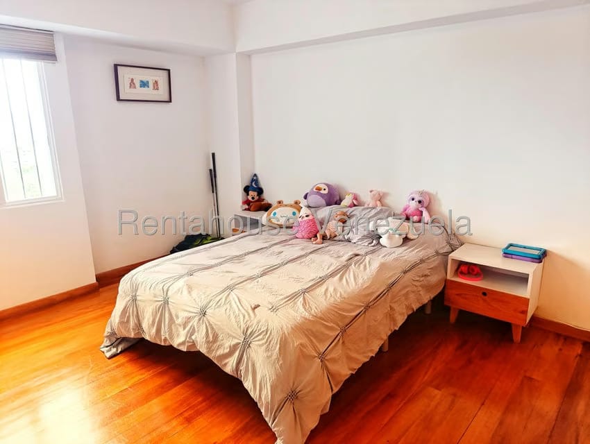 Apartamento (Duplex) en Venta en Los Palos Grandes, Distrito Metropolitano - 22