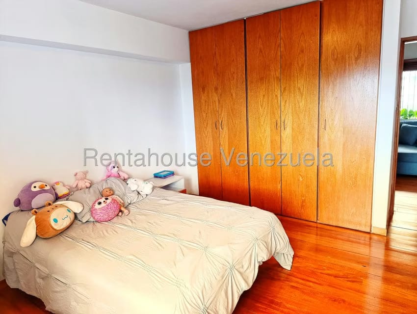 Apartamento (Duplex) en Venta en Los Palos Grandes, Distrito Metropolitano - 23