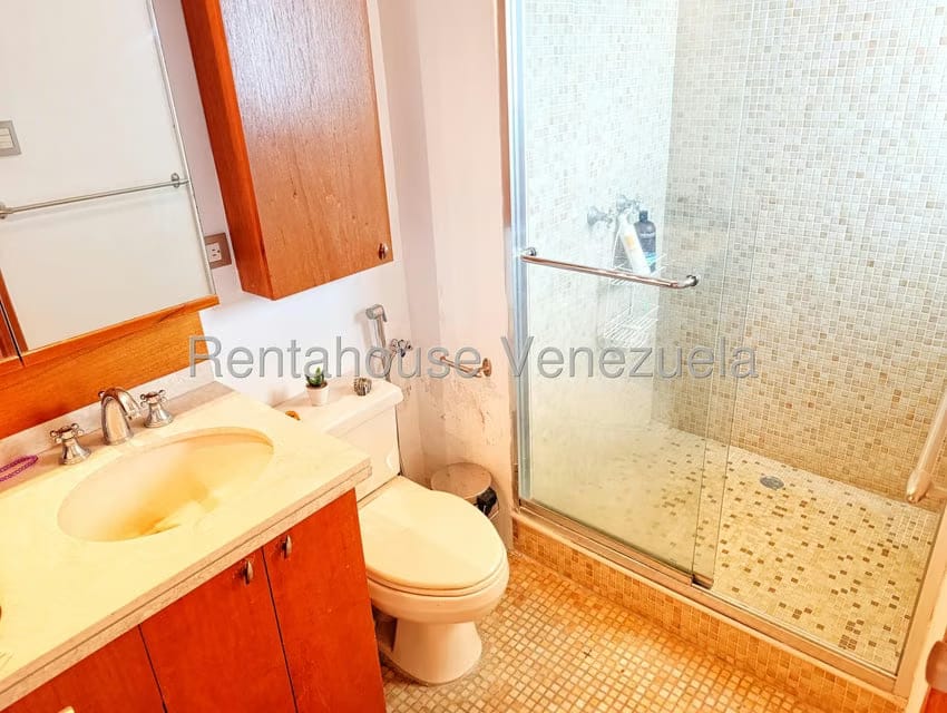 Apartamento (Duplex) en Venta en Los Palos Grandes, Distrito Metropolitano - 24