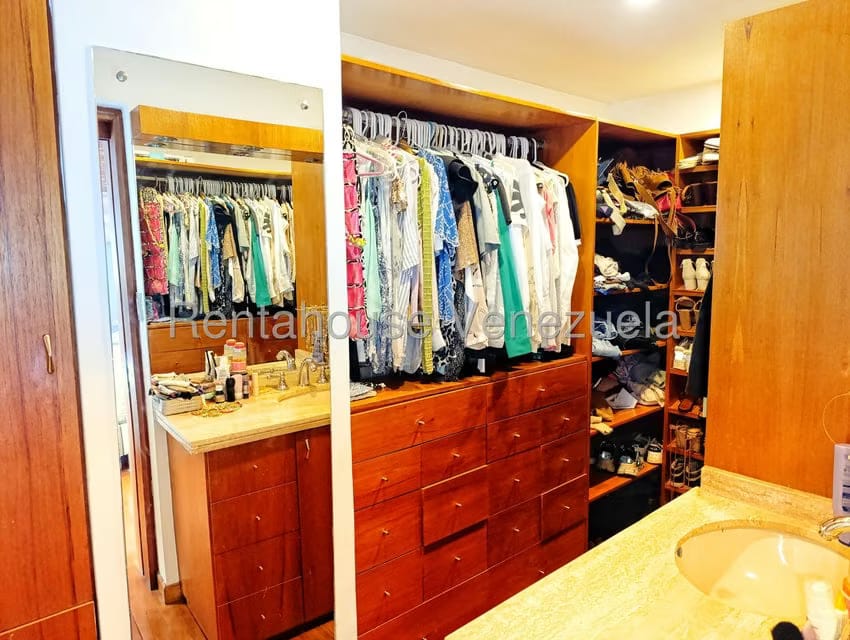 Apartamento (Duplex) en Venta en Los Palos Grandes, Distrito Metropolitano - 29