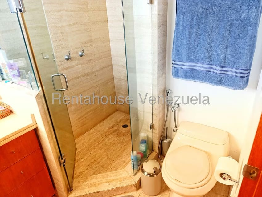 Apartamento (Duplex) en Venta en Los Palos Grandes, Distrito Metropolitano - 32