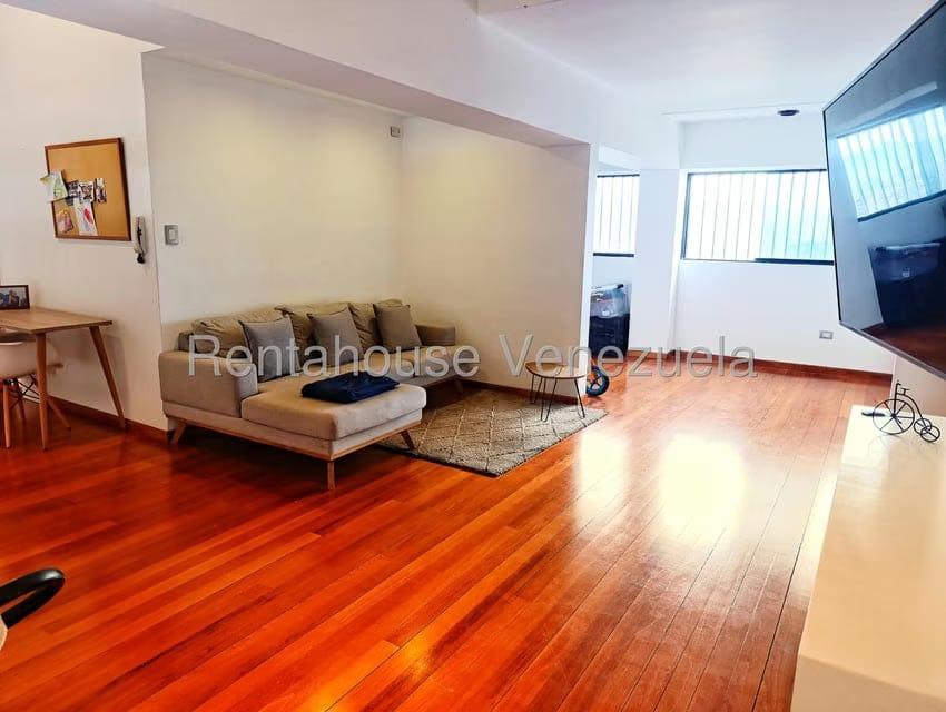 Apartamento (Duplex) en Venta en Los Palos Grandes, Distrito Metropolitano - 42