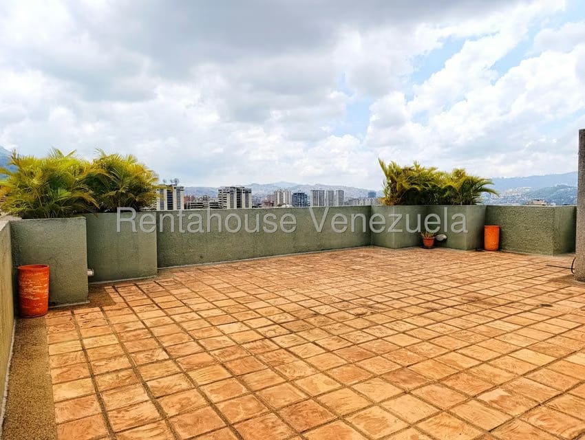 Apartamento (Duplex) en Venta en Los Palos Grandes, Distrito Metropolitano - 47