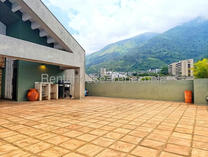 Apartamento (Duplex) en Venta en Los Palos Grandes, Distrito Metropolitano - 50