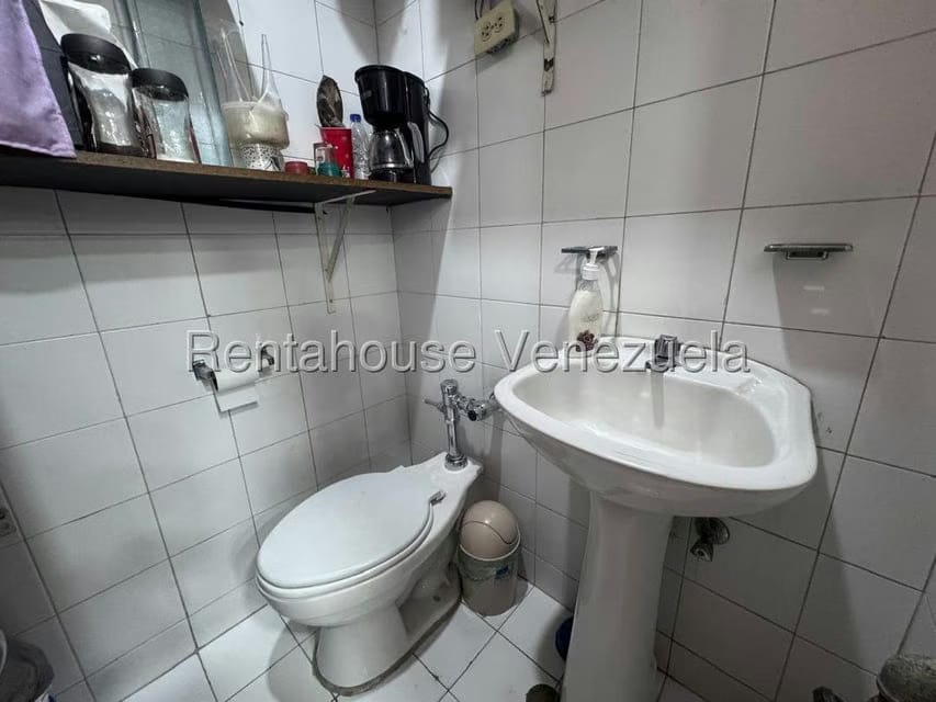 Comercial (Local Comercial) en Alquiler en El Cafetal, Distrito Metropolitano - 13