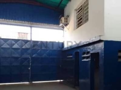 En Venta Galpón en Bello Monte - 8