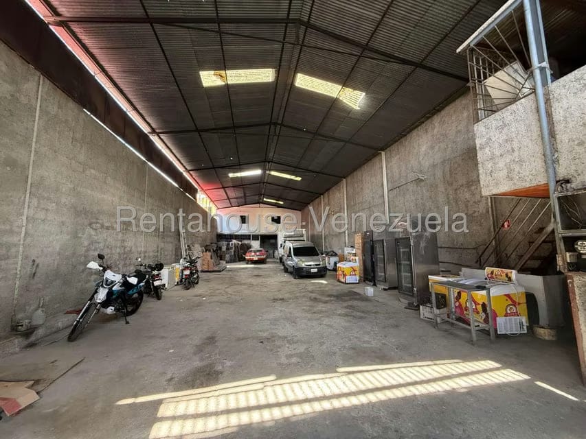 Comercial (Local Comercial) en Venta en Catia, Distrito Metropolitano - 3